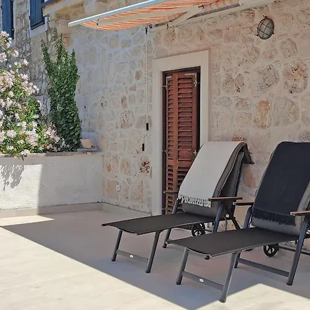 Seaside House Sutivan, Brac - 23655 Vakantiehuis Sutivan